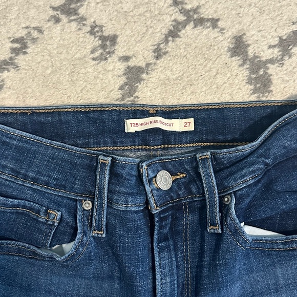 Levis’s 725 High Rise Bootcut Jeans - Picture 2 of 5